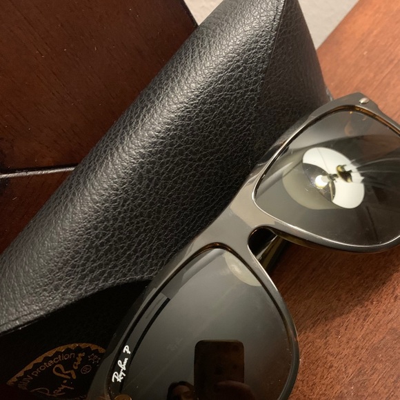 Ray-Ban ® RB4147 sunglasses - Picture 3 of 3